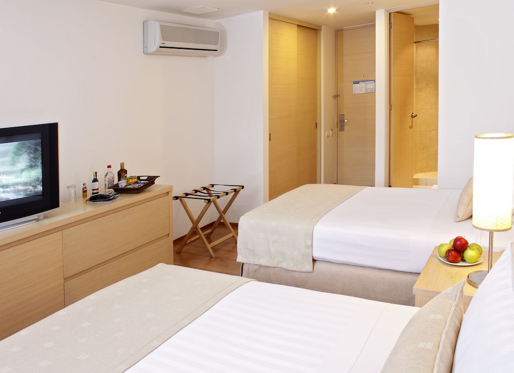 Standard Room, 2 Twin Beds (Standard Twin Beds) photo 2