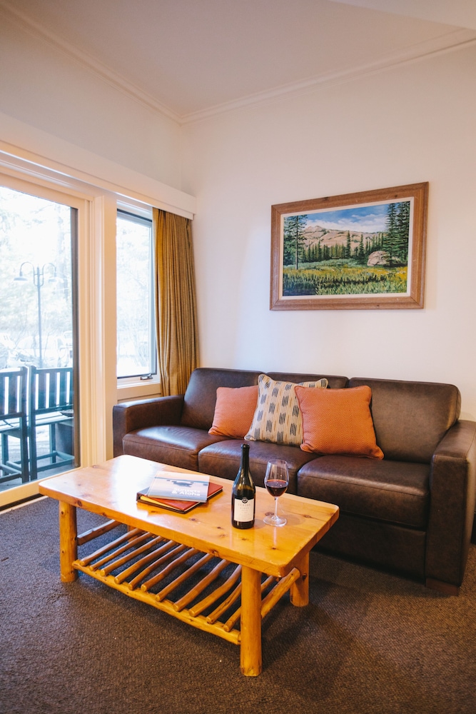 Garden View 1 Bedroom Suite with Queen Bed and Queen Sofa bed photo 2