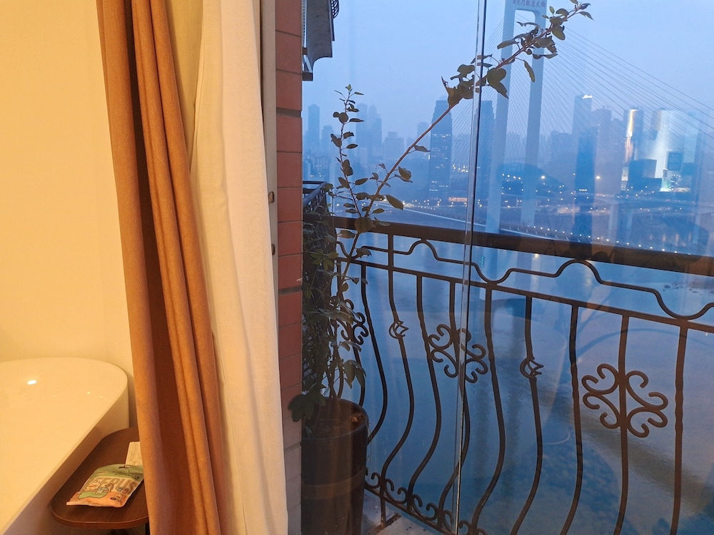 Economy Double Room, Balcony, River View photo 2
