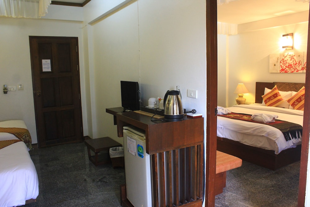 Family Room - Photo 8