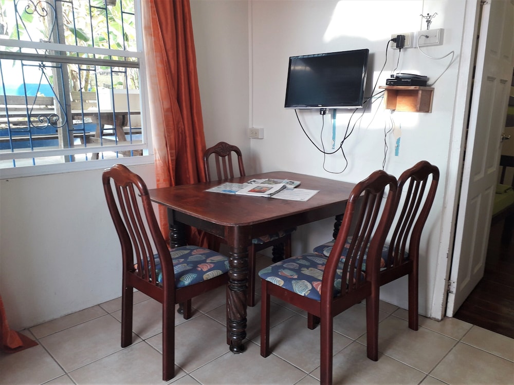 Family Apartment, 1 Bedroom, Kitchen, Beach View photo 3