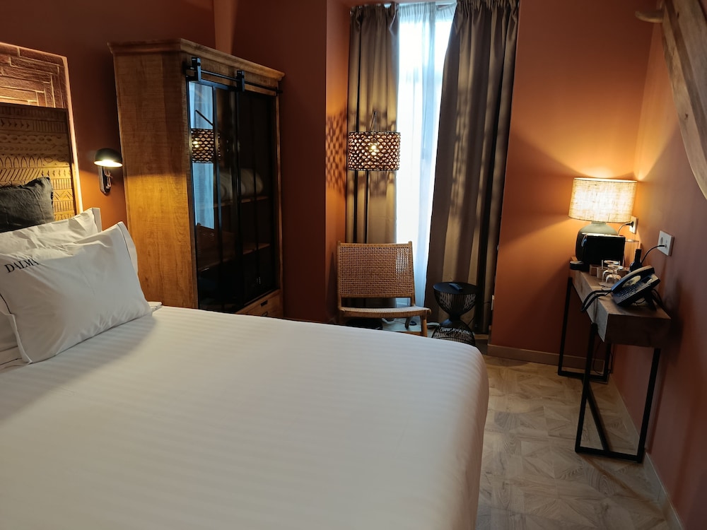 Classic Room, Balcony, City View photo 1