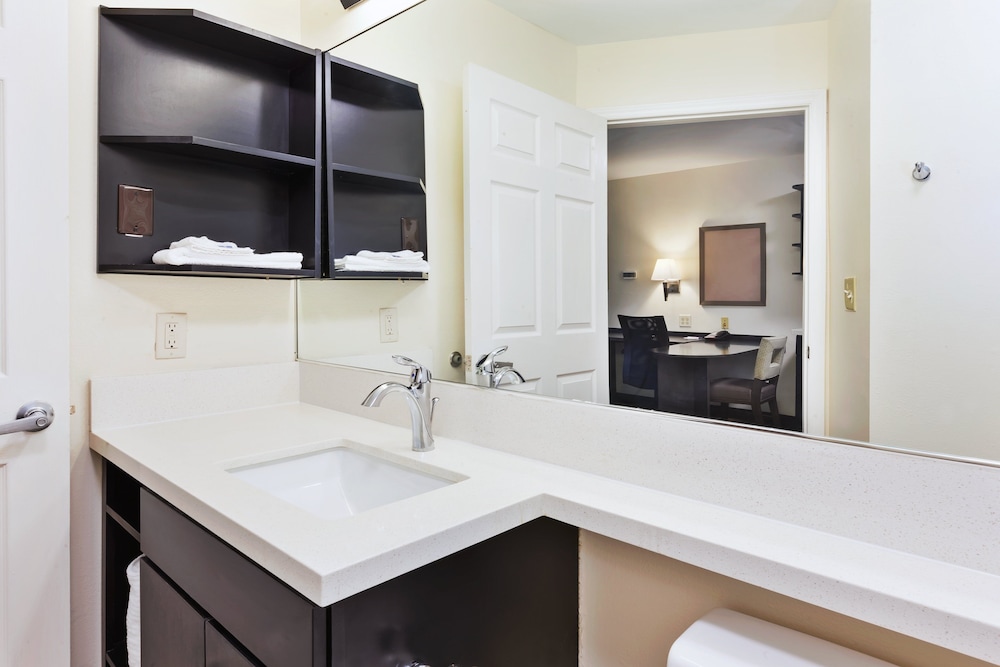 Suite, 1 Queen Bed - Photo 7