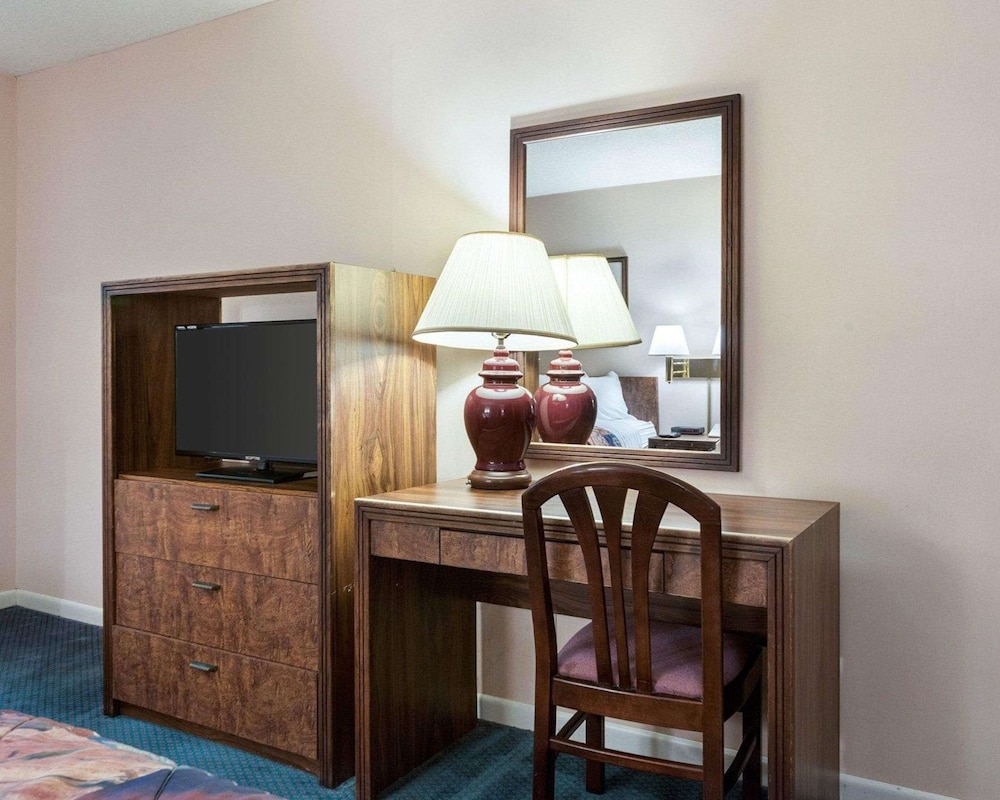 Standard Room, 2 Double Beds, Smoking photo 1