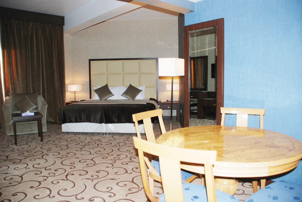Executive Suite, Mountain View - Photo 3