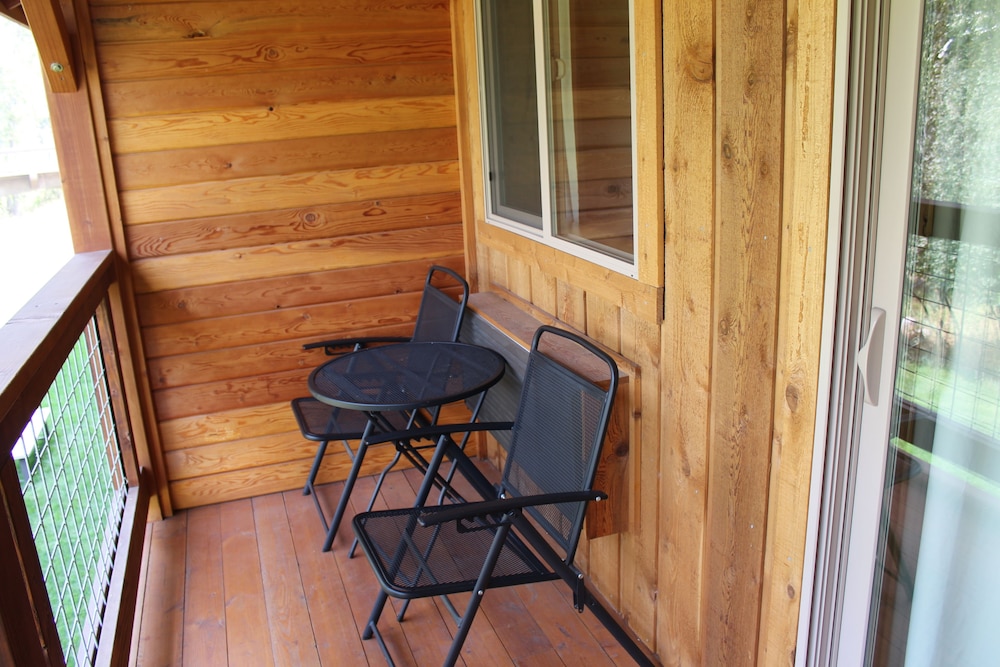 Suite, 1 King Bed, River View photo 2