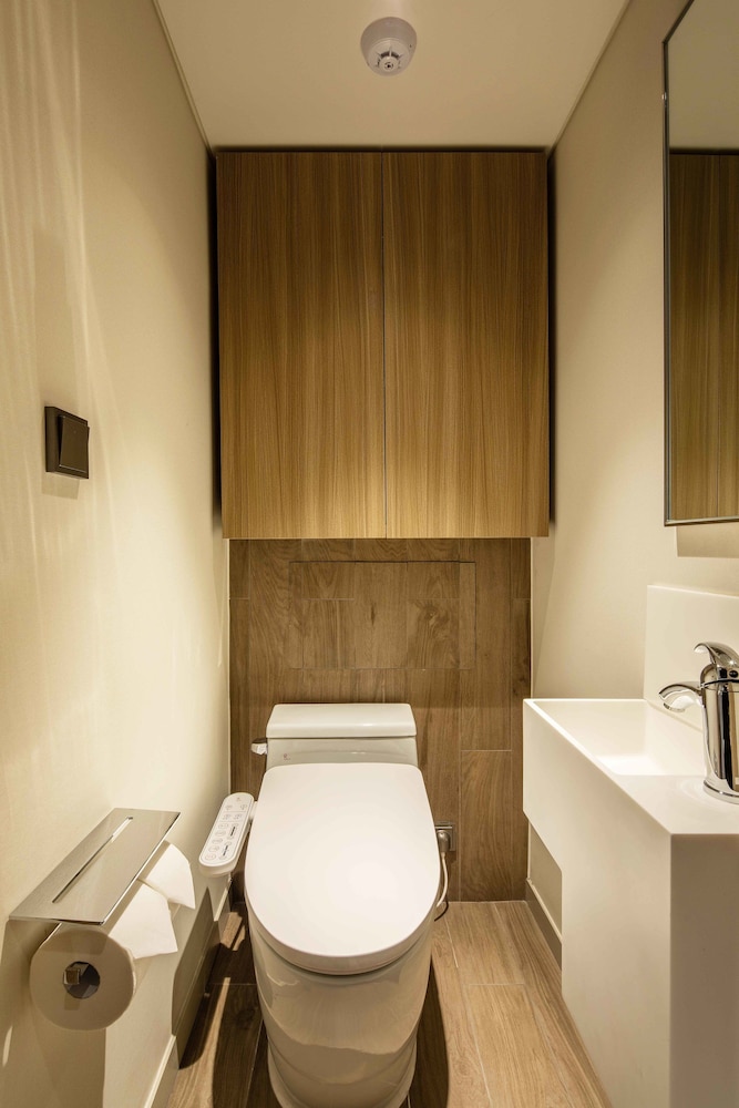Superior Double Room (Credit Cards Only) - Photo 12