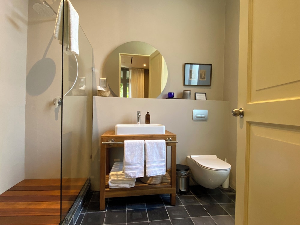 Luxury House photo 2
