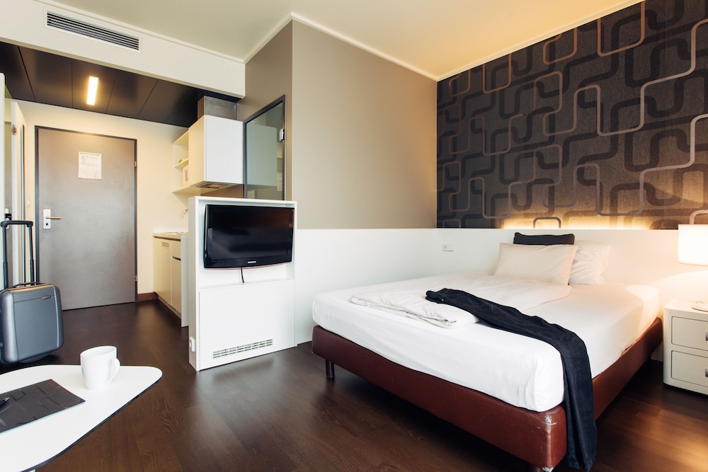 Business Studio, 1 Queen Bed - Photo 2