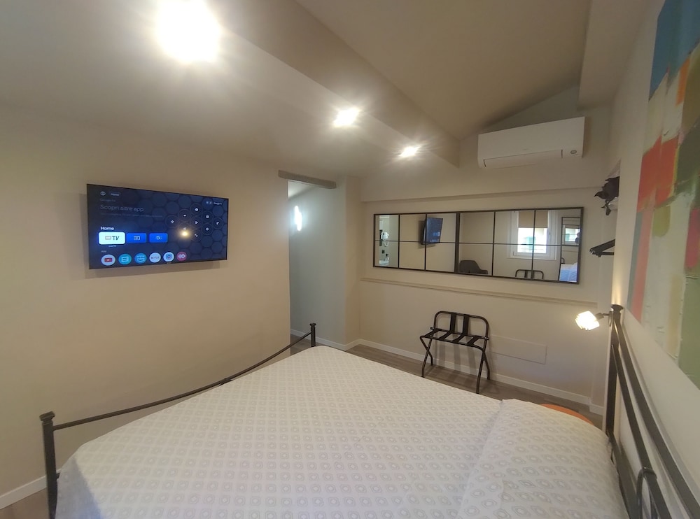 Classic Apartment, 1 Queen Bed with Sofa bed, Annex Building thumbnail 5