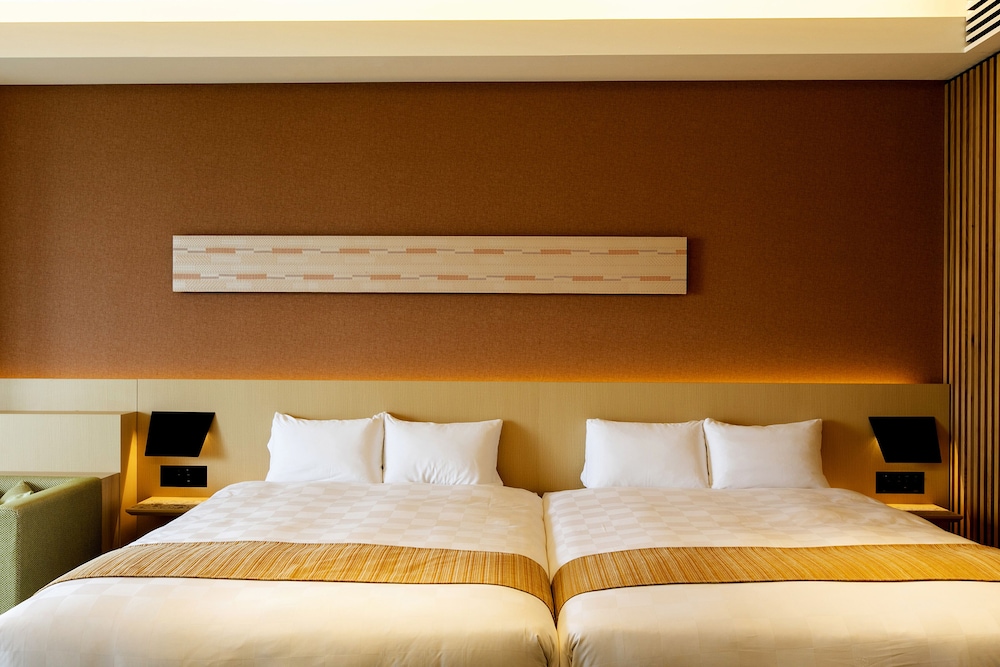 Basic Suite - Photo 12