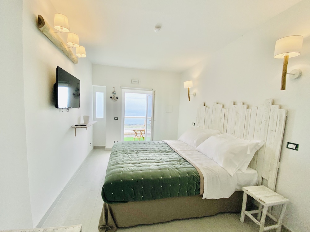 Superior Double Room, Sea View, Sea Facing photo 1