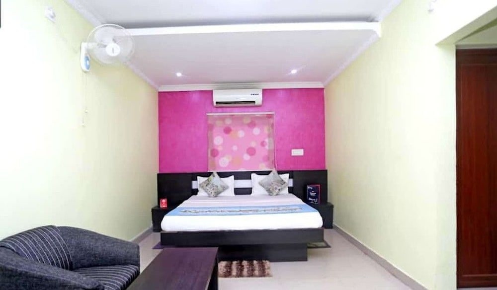 Deluxe Double Room, 1 King Bed, City View