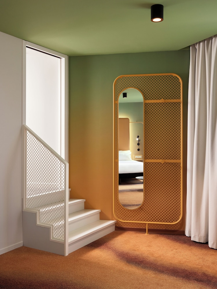 Junior Suite, 2 Double Beds (Deluxe) - Photo 3