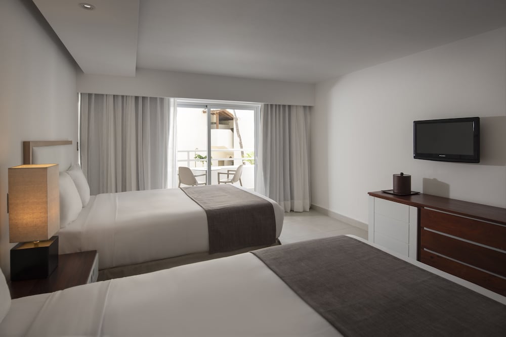 Exclusive Room, 2 Double Beds, Pool View - Photo 6
