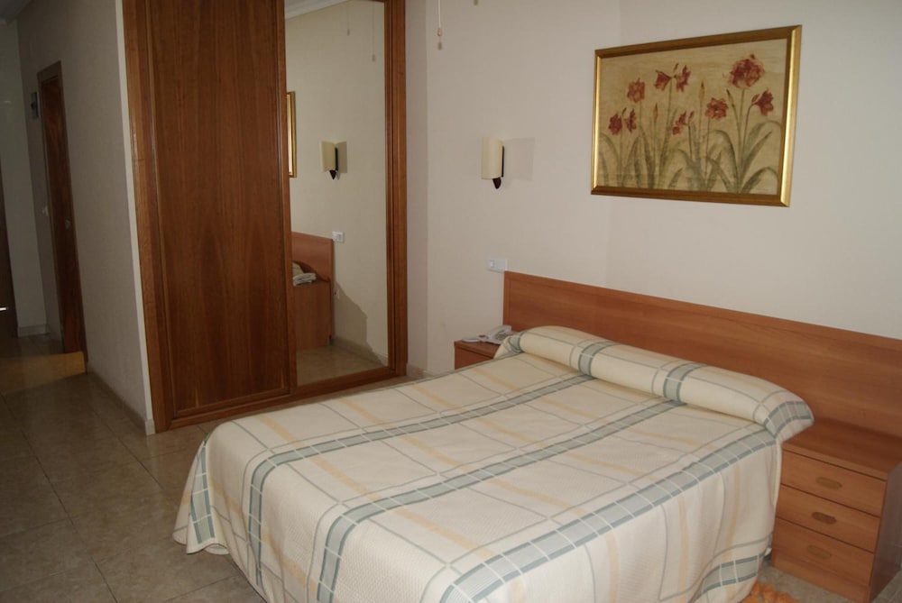 Standard Double Room - Photo 2