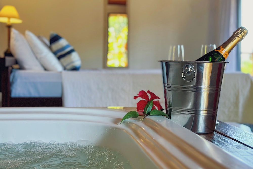 Superior Room, 1 Double Bed, Jetted Tub photo 3