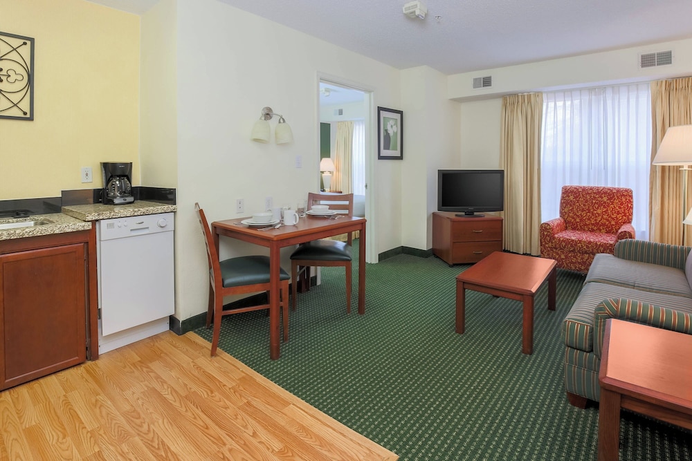 Suite, 1 Bedroom photo 2