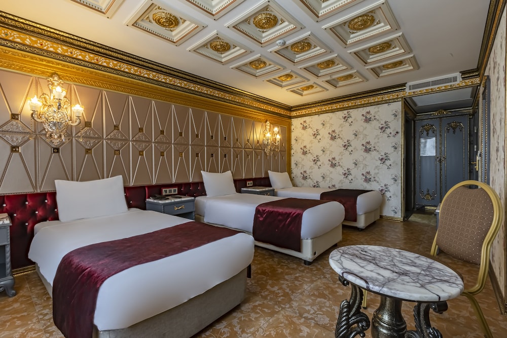 Deluxe Triple Room photo 3