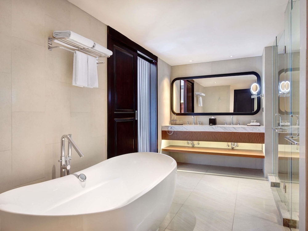Executive Suite, 1 King Bed - Photo 15