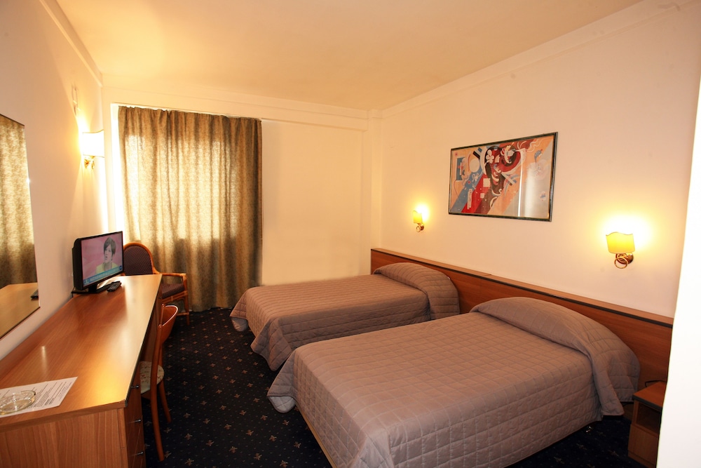 Classic Double or Twin Room, 1 Double Bed - Photo 3