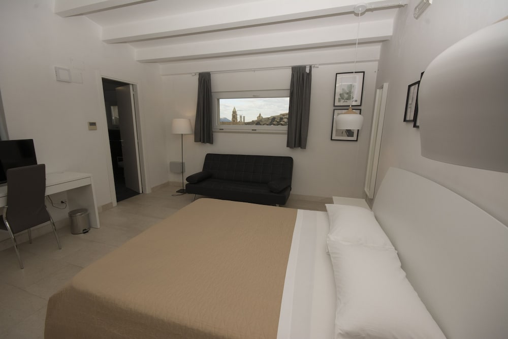 Royal Double or Twin Room, Non Smoking, Terrace photo 2