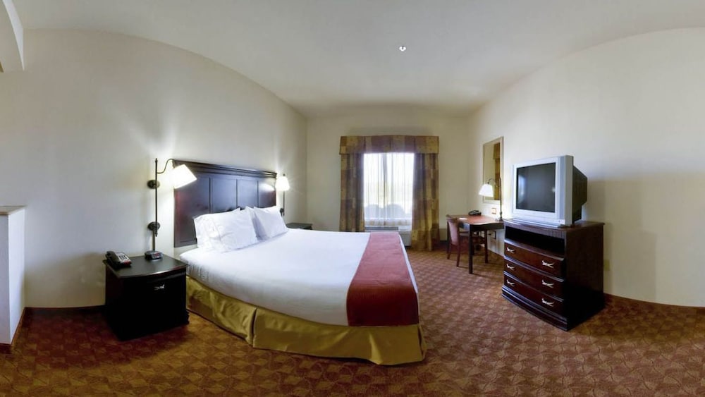Suite, 1 King Bed - Photo 2