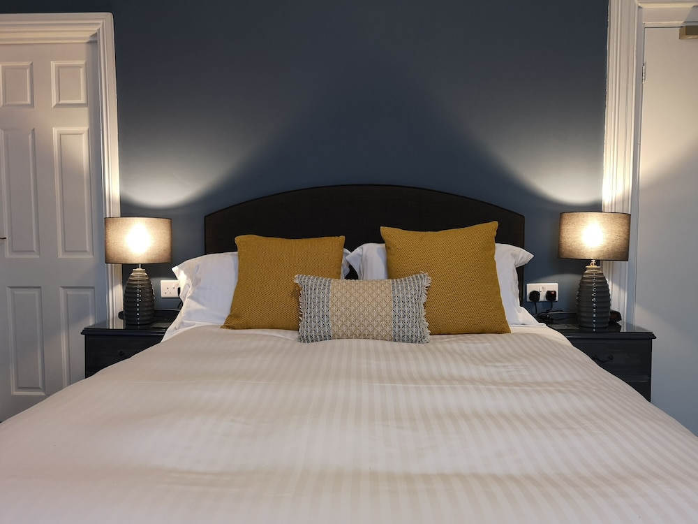 Superior Double Room, 1 King Bed (Large) photo 2