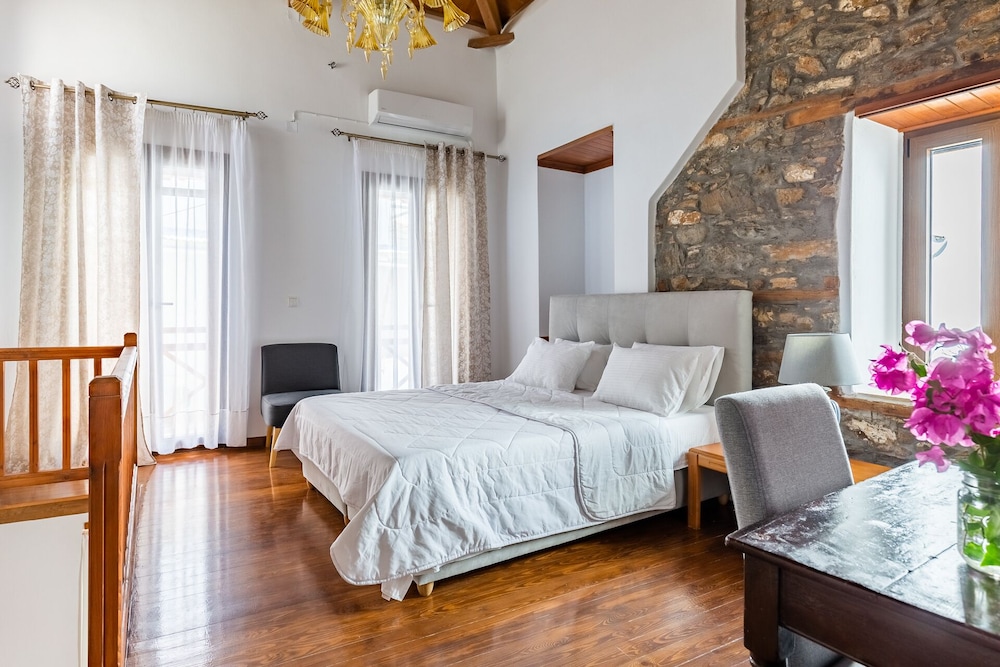 Villa photo 1