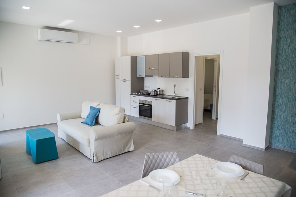 Apartment, 2 Bedrooms - Photo 5