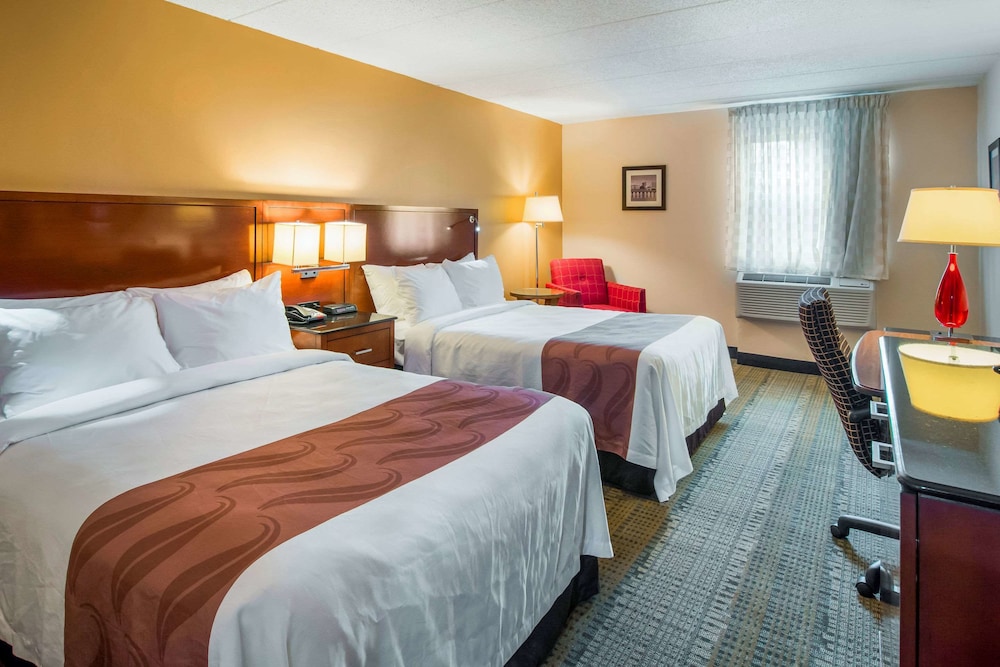 Standard Room, 2 Queen Beds, Non Smoking - Photo 1