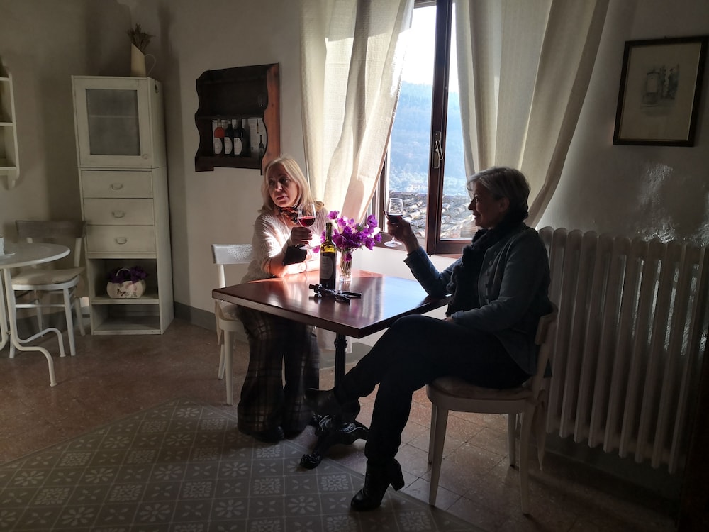 Romantic Studio, Vineyard View, Tower photo 3