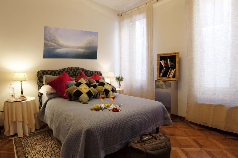 Executive Suite, Canal View (Palazzo Foscolo) photo 2
