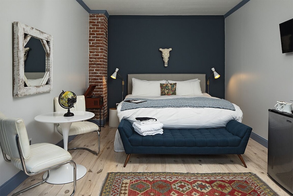 Superior Room, 1 King Bed photo 1