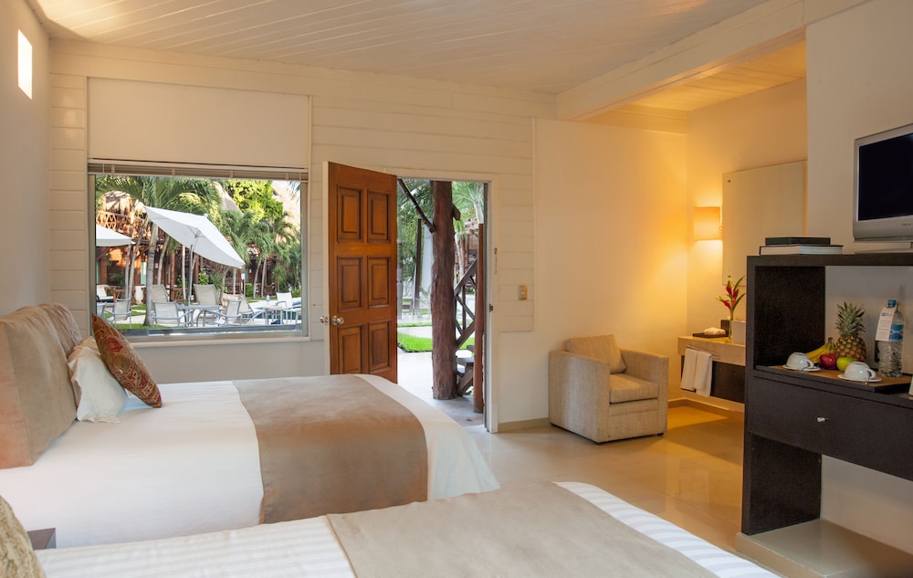 Two Double Beds with Buffet Breakfast, Spa Access and Daily Massage for Couples - Photo 1
