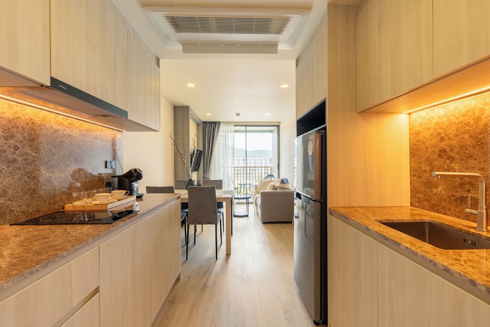 Deluxe Suite - Photo 7