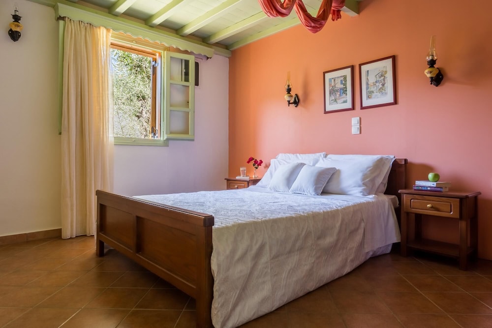 Villa photo 1