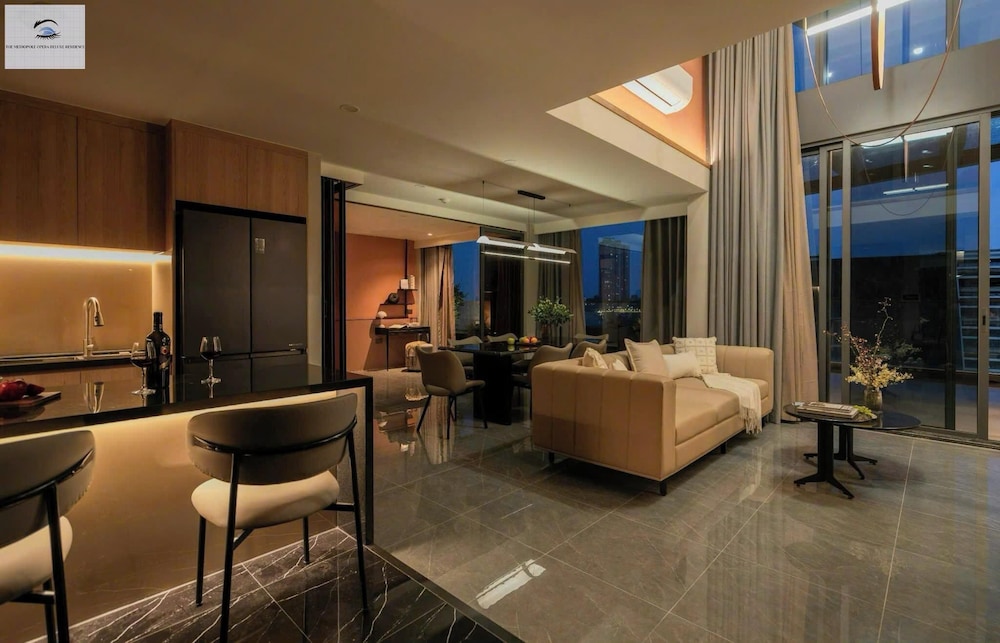 Royal Apartment, 3 Bedrooms, River View, Courtyard Area