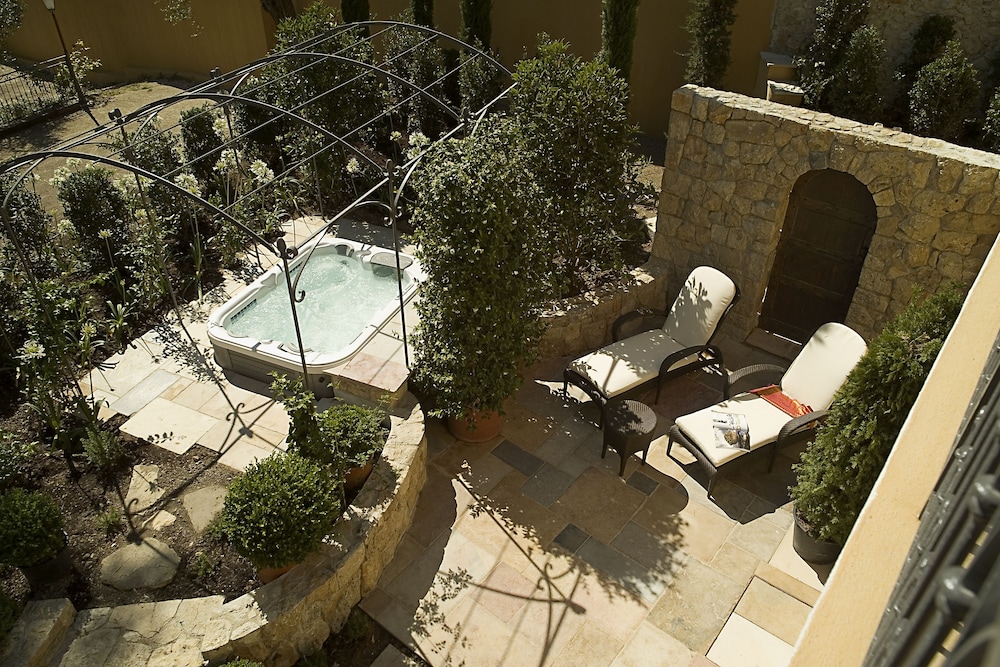 Suite, Jetted Tub, Garden View (Prestige) photo 2