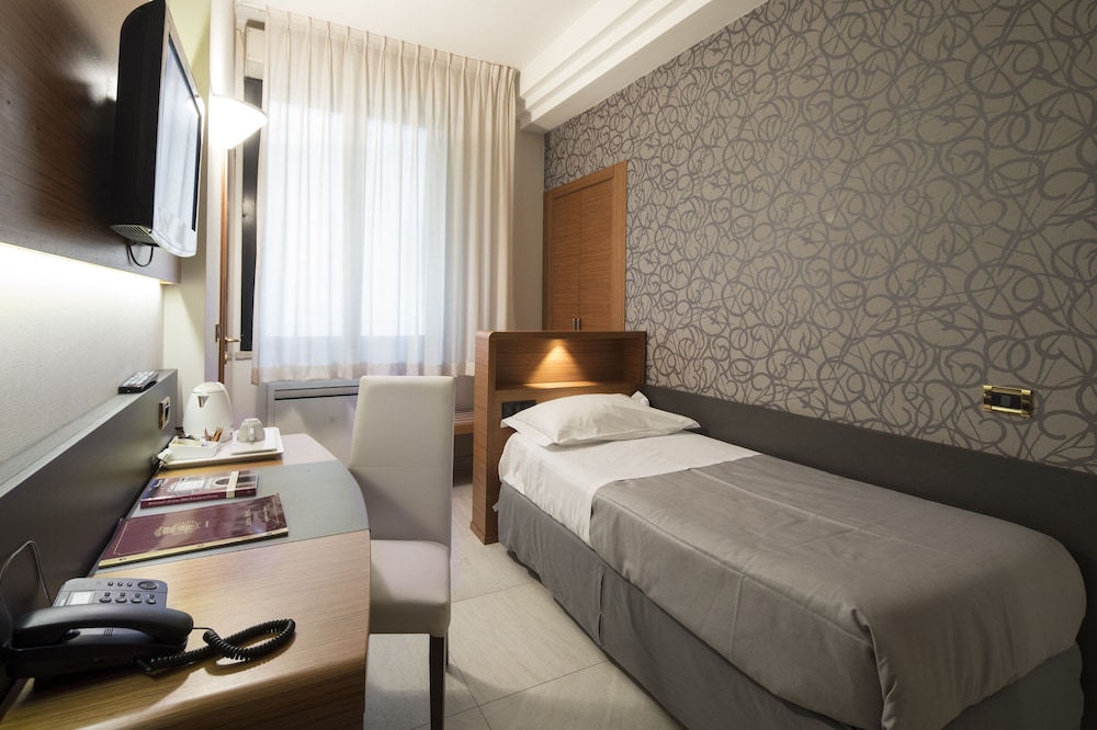 Standard Single Room photo 2