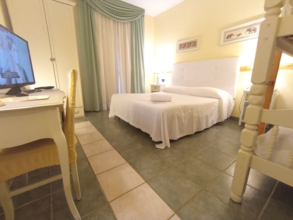 Quadruple Room photo 1