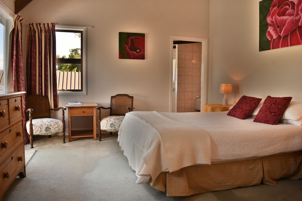 Rosella Suite