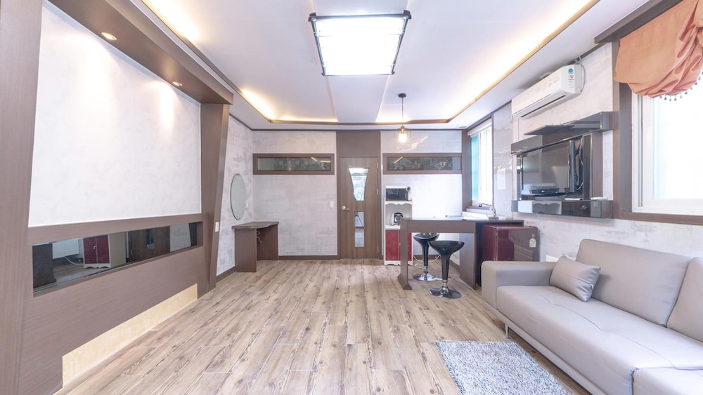 Basic Room, 1 Bedroom (pensyeonhyeonggeullaemping1(ondol)) - Photo 16