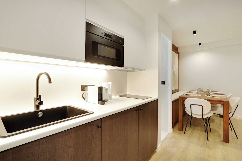Apartment photo 2