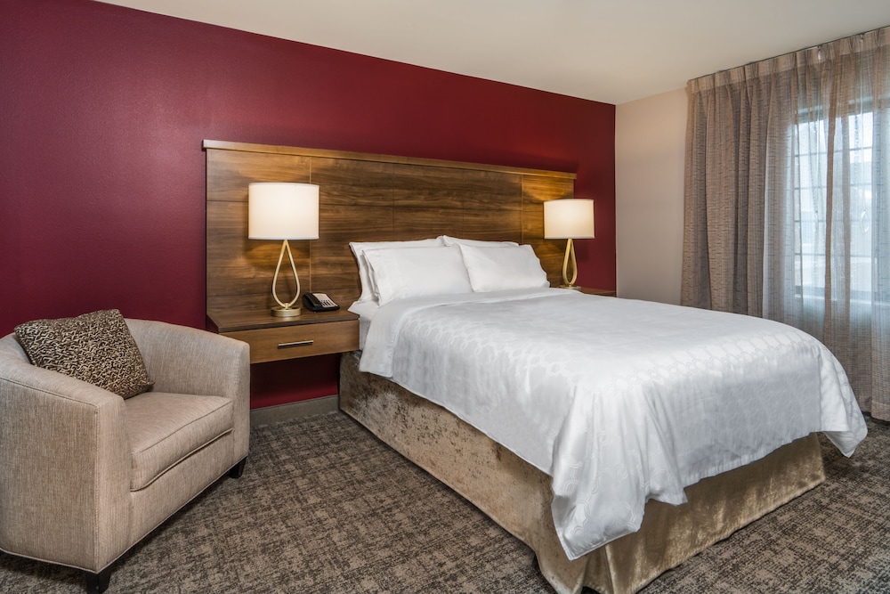 Studio Suite, 1 Queen Bed (Walk-In Shower) thumbnail 5