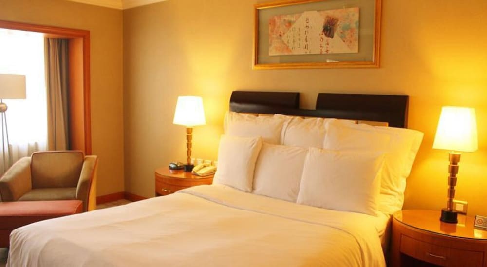 Business Suite - Photo 6