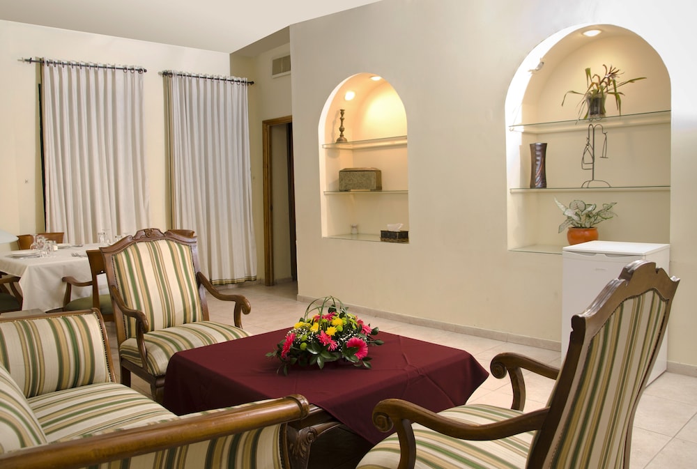 Deluxe Suite photo 2