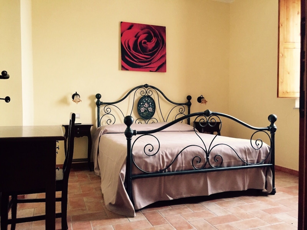 Comfort Apartment, 2 Bedrooms, Garden View photo 3