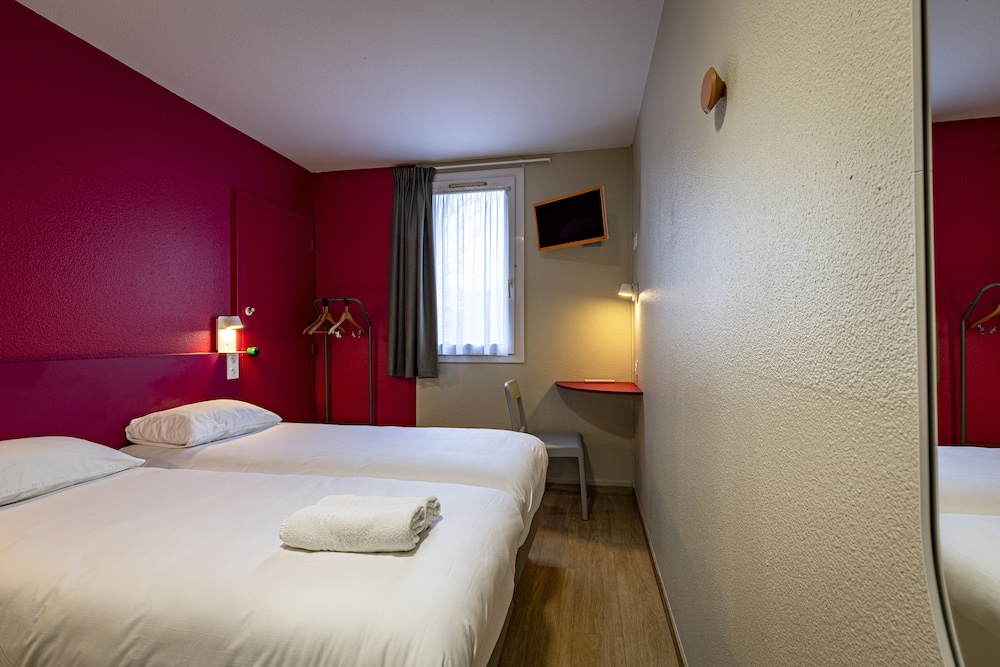 Standard Twin Room photo 3