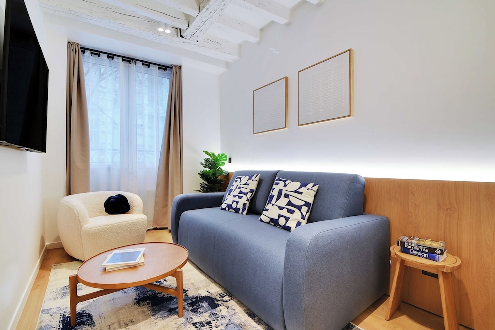 Apartment photo 1